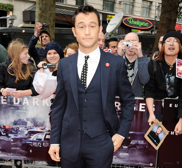 Joseph Gordon Levitt...3 piecer!